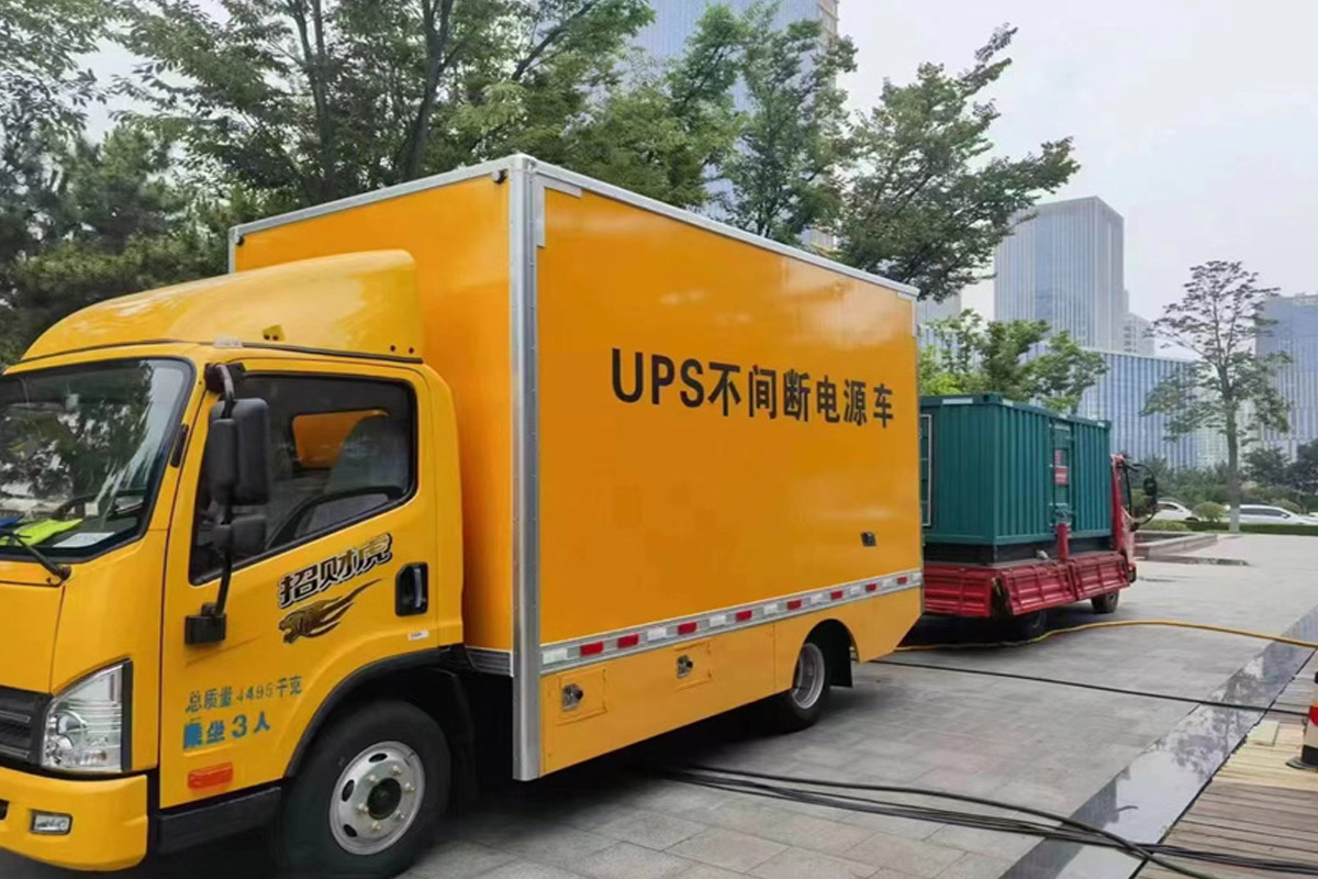 鹿寨发电机租赁施工现场